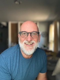 Head shot of Tim Sta